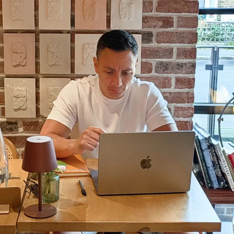 Brom Sulaiman working